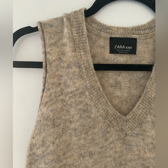 ZARA long knit v-neck vest - wool blend - size Small - Picture 4 of 6